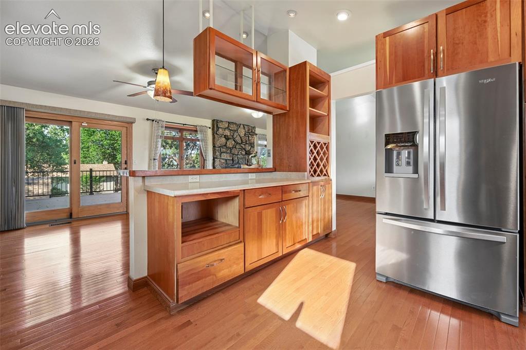 Image 14 of 43: Kitchen