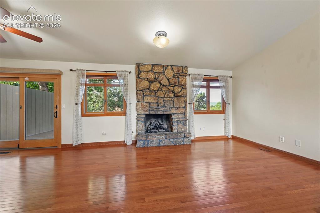 Image 5 of 43: Living Room