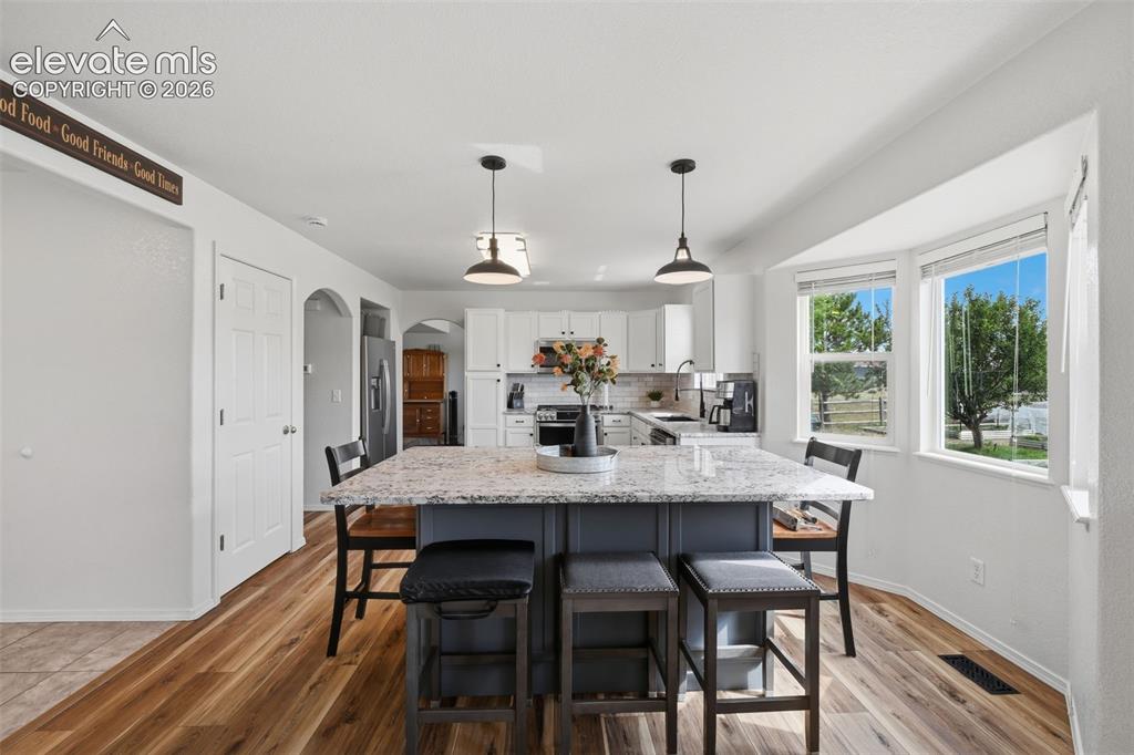 Image 12 of 43: Kitchen