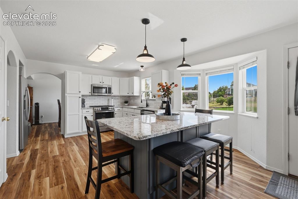Image 14 of 43: Kitchen