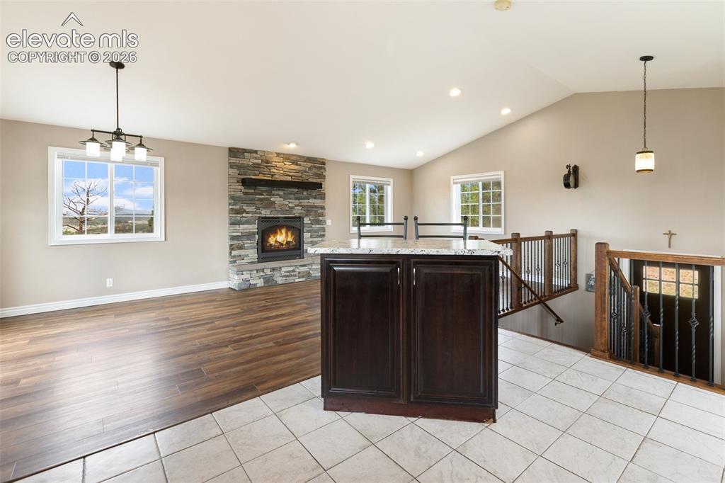 Image 15 of 49: Kitchen