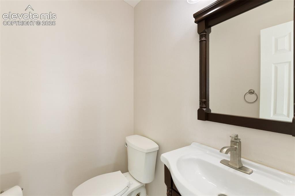Image 18 of 49: Bathroom