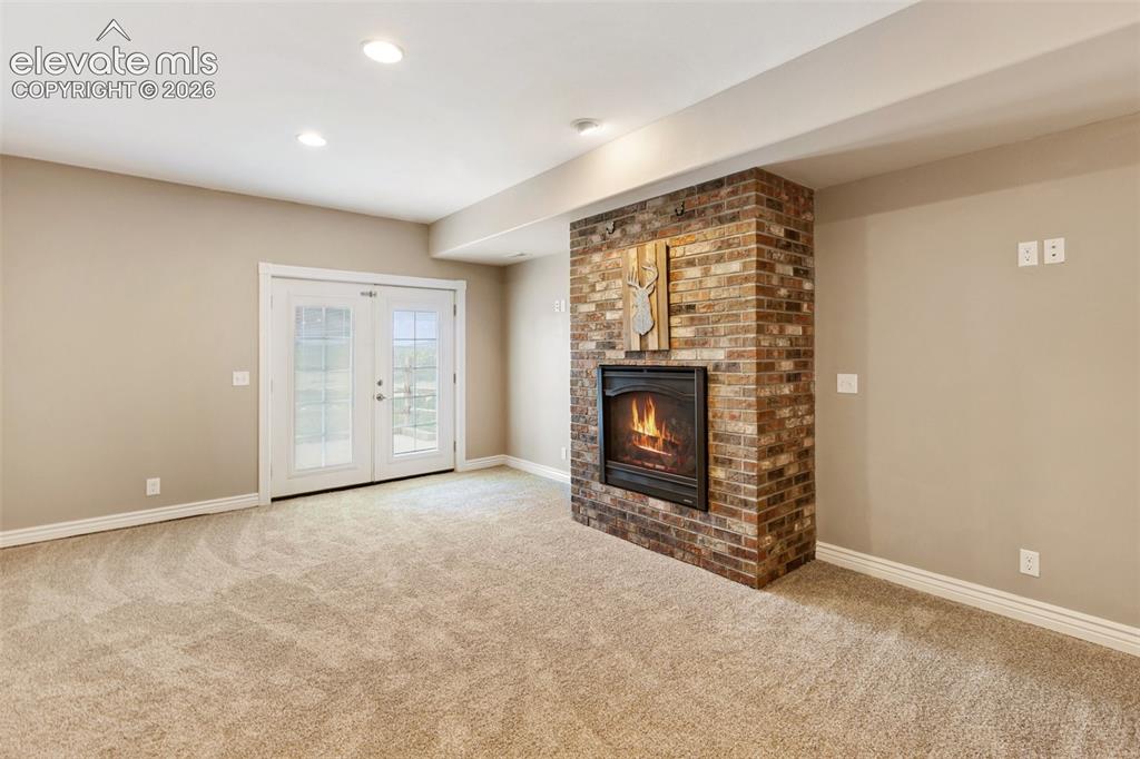 Image 21 of 49: Family Room