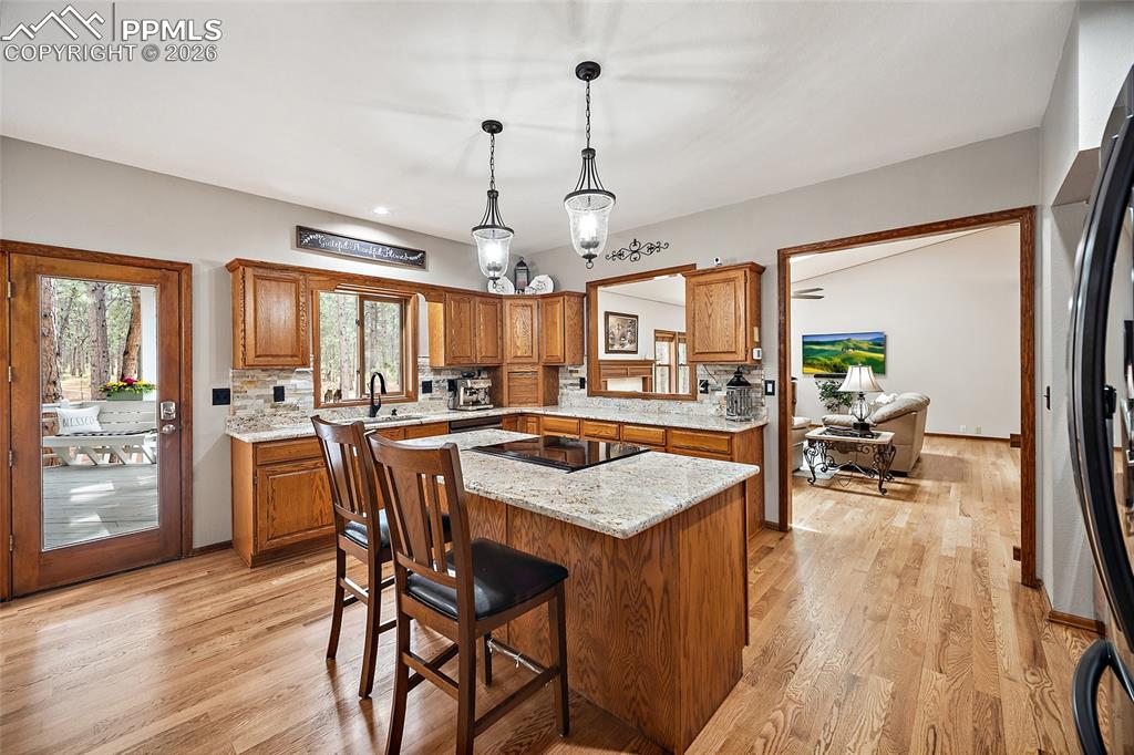 Image 11 of 44: Kitchen