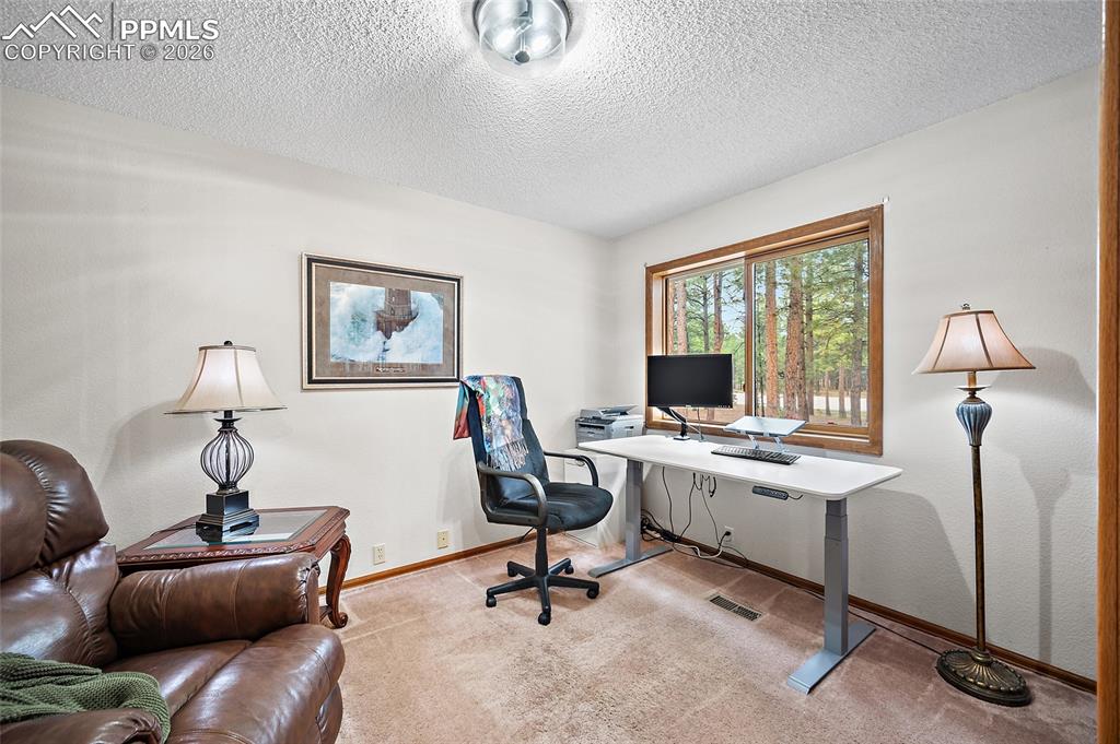 Image 16 of 44: Office