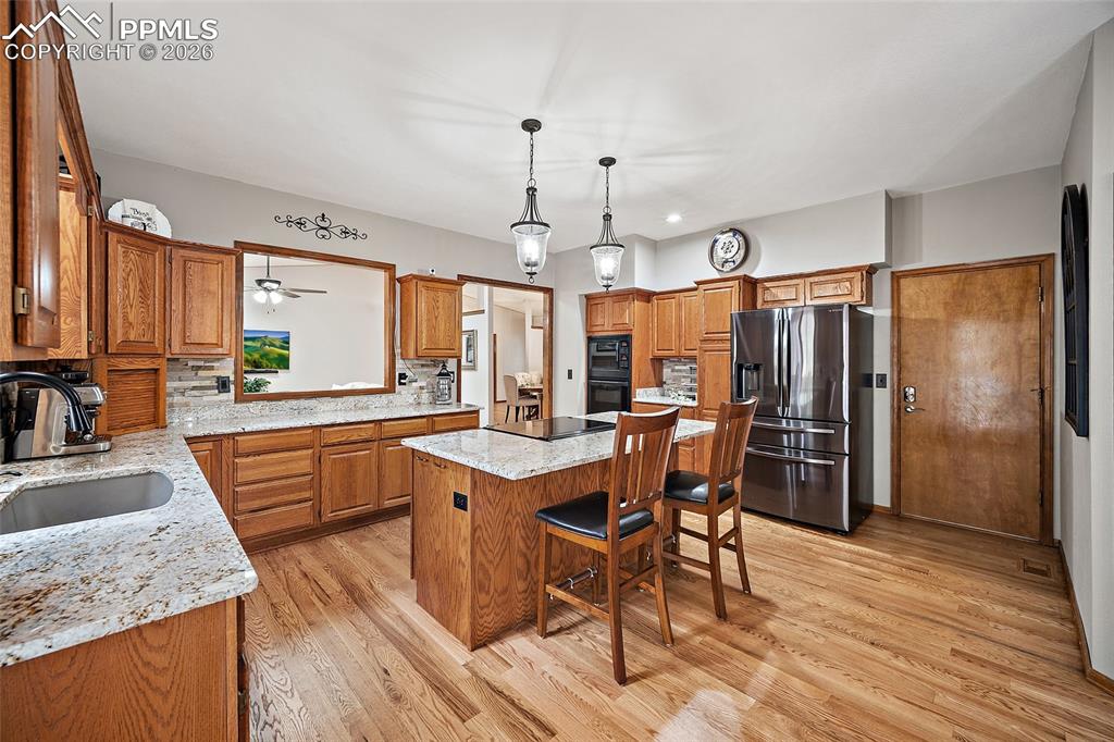Image 4 of 44: Kitchen