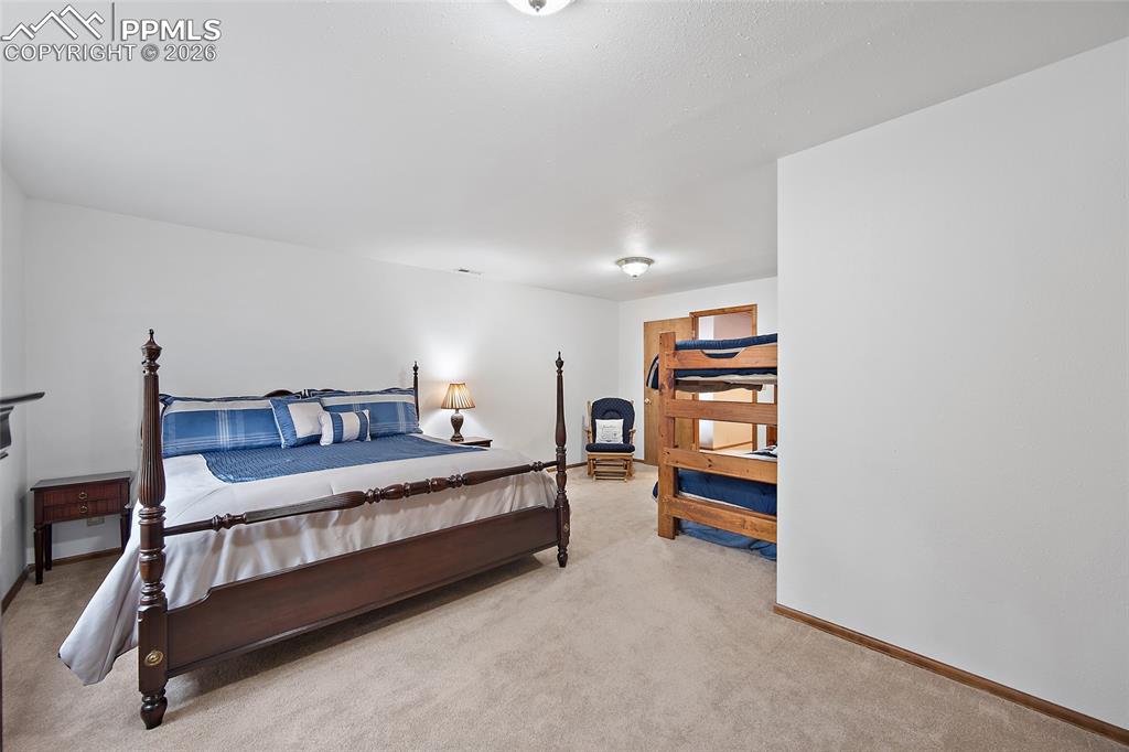 Image 41 of 44: Bedroom