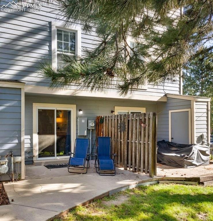 Image 25 of 27: View of patio