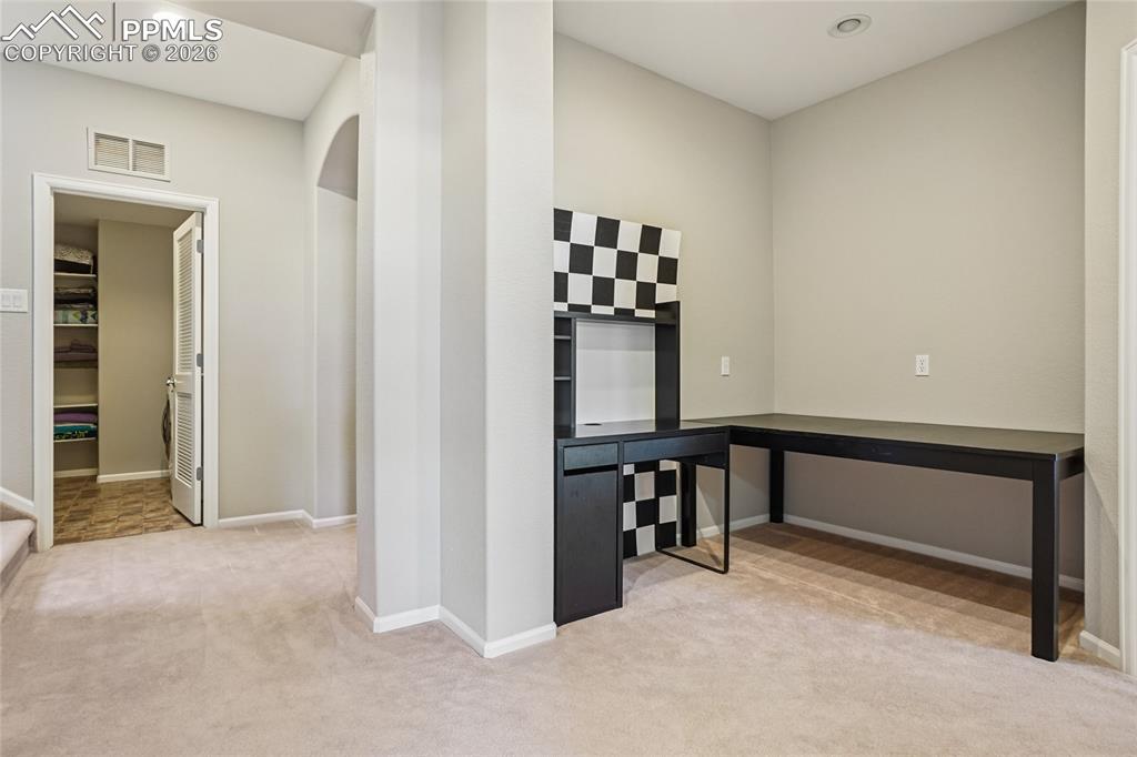 Image 24 of 44: Office