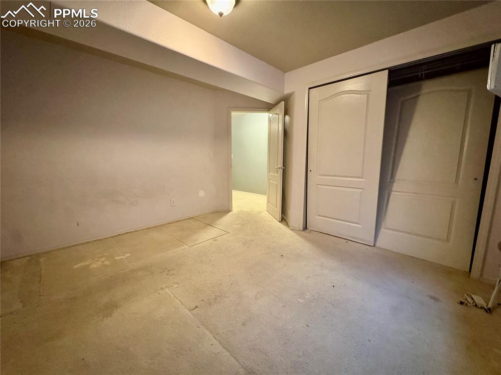 Image 45 of 50: Bedroom