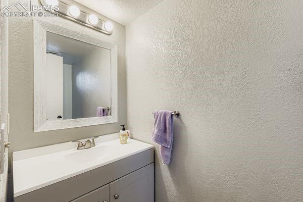 Image 13 of 27: Bathroom