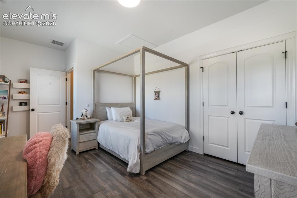 Image 33 of 50: Main level secondary suite