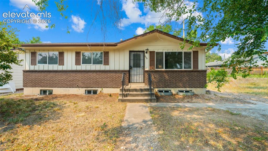 Image 1 of 27: Adorable home - Move-in Ready!