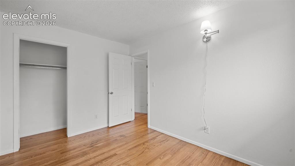 Image 13 of 27: Bedroom