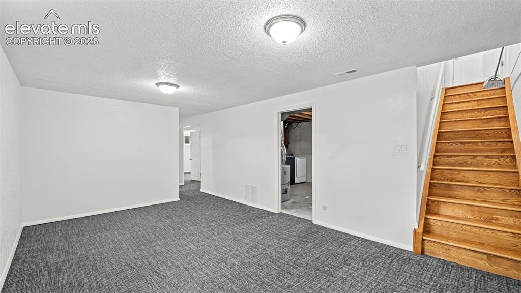 Image 17 of 27: Family Room