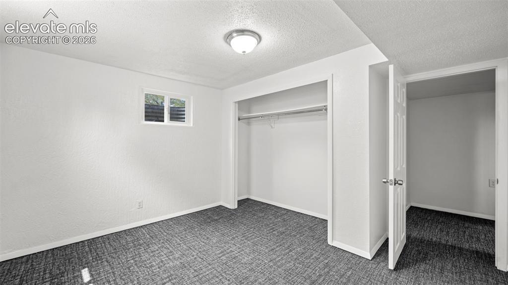 Image 22 of 27: Bedroom