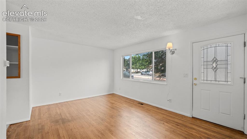 Image 6 of 27: Living Room