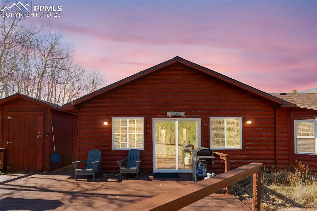 Image 4 of 34: Back of Structure