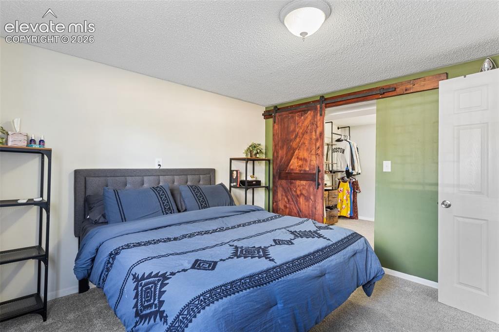Image 15 of 36: Bedroom