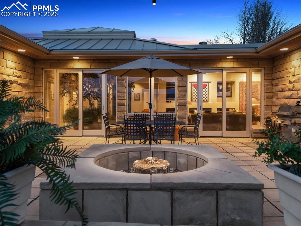 Image 17 of 50: Patio