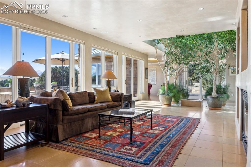 Image 38 of 50: Sun Room