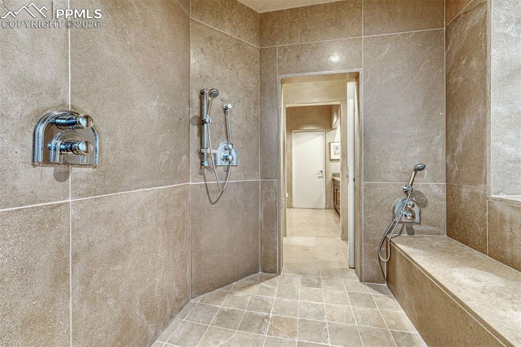 Image 44 of 50: Bathroom