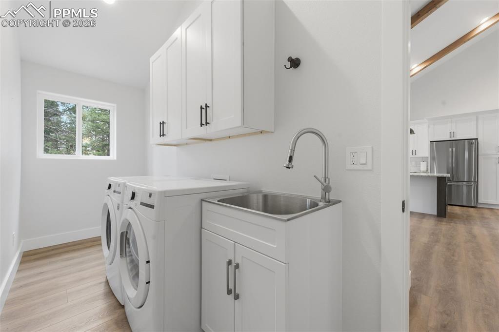 Image 18 of 30: Bathroom