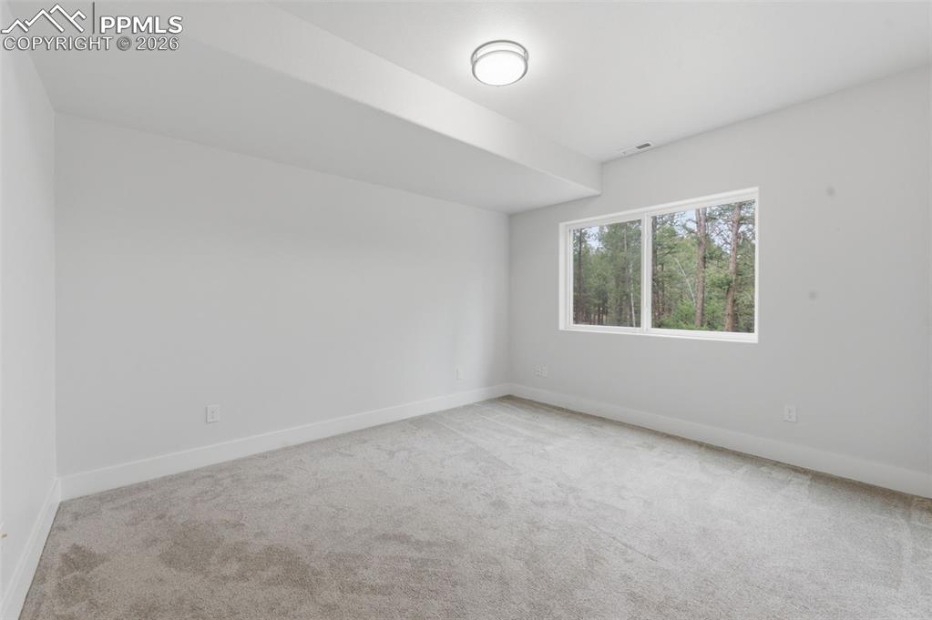 Image 22 of 30: Bathroom