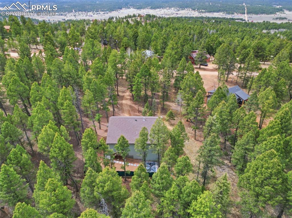 Image 25 of 30: Bedroom