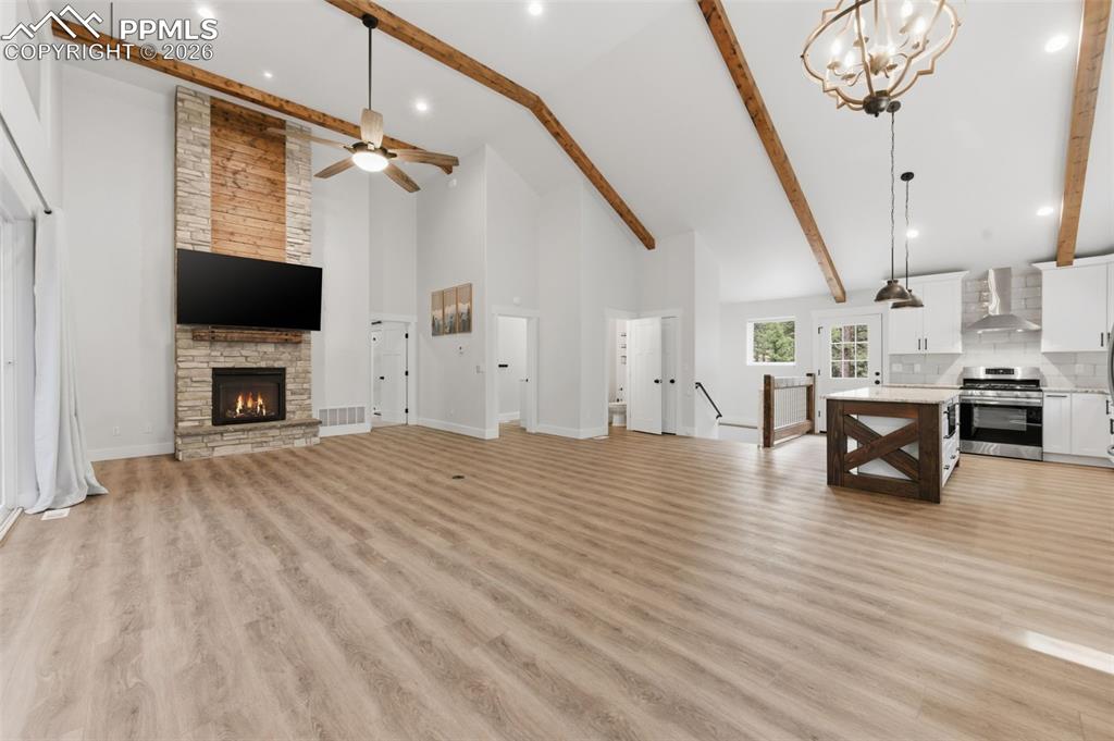 Image 5 of 30: Seller