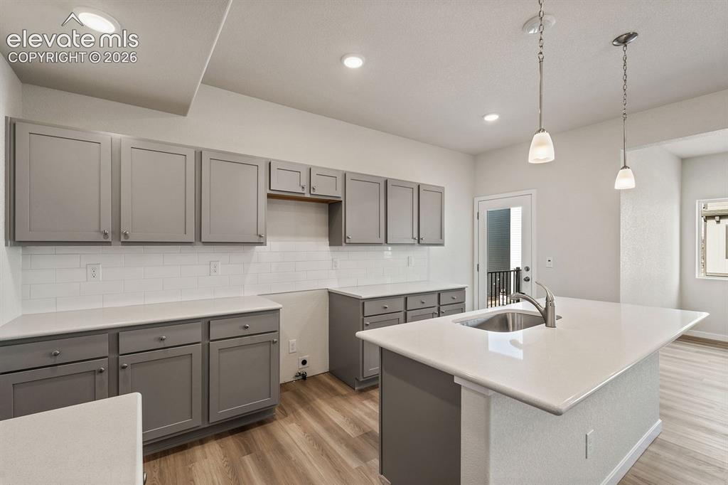Image 6 of 18: Kitchen