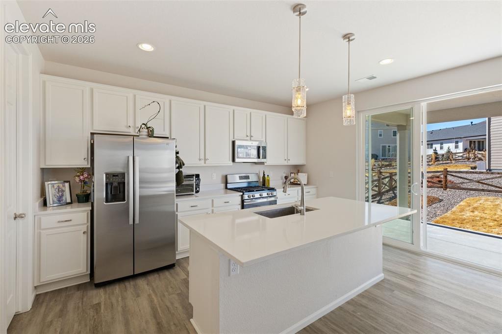 Image 10 of 27: Kitchen