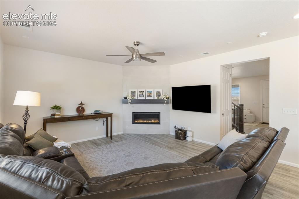 Image 15 of 27: Living Room