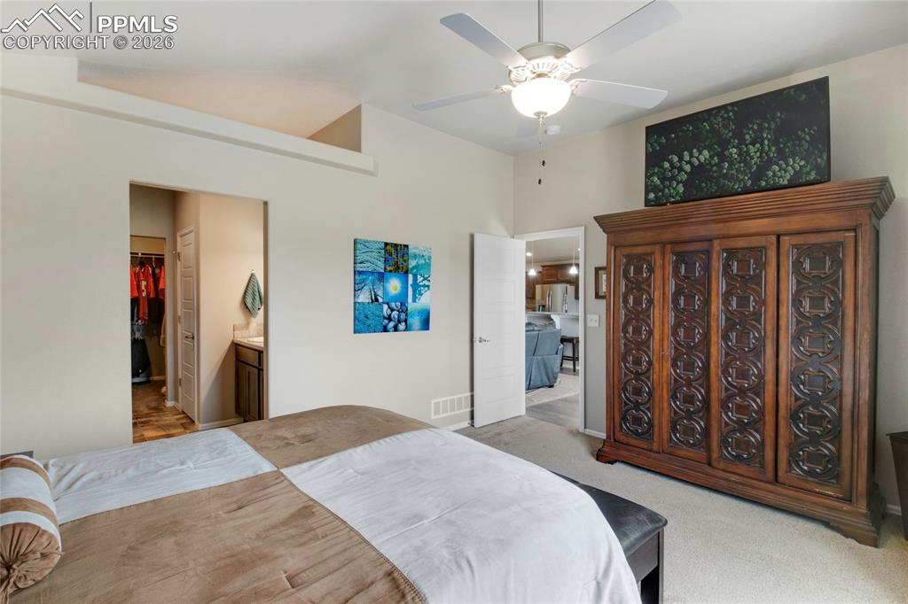 Image 18 of 43: Bedroom