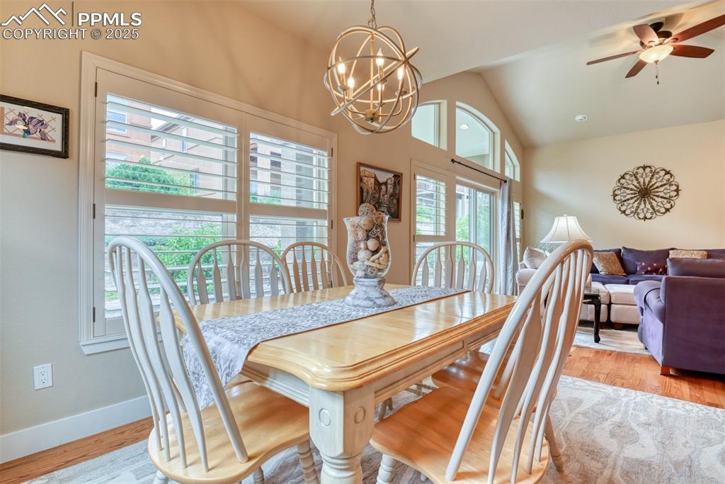 Image 10 of 42: Dining Area