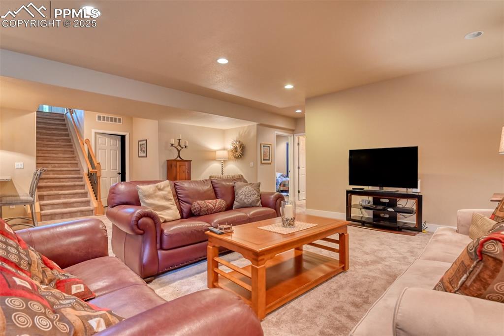 Image 28 of 42: Family Room