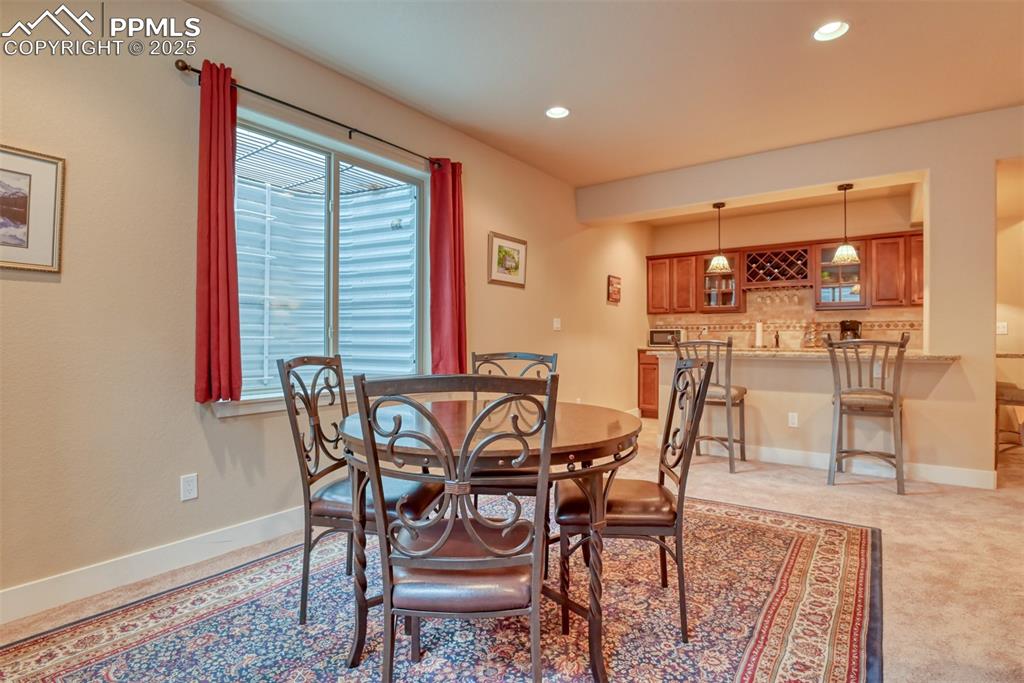 Image 31 of 42: Family Room