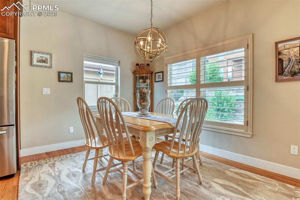 Image 9 of 42: Dining Area