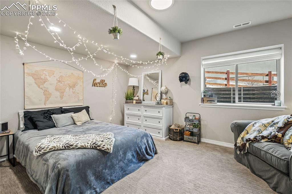 Image 36 of 46: Bedroom