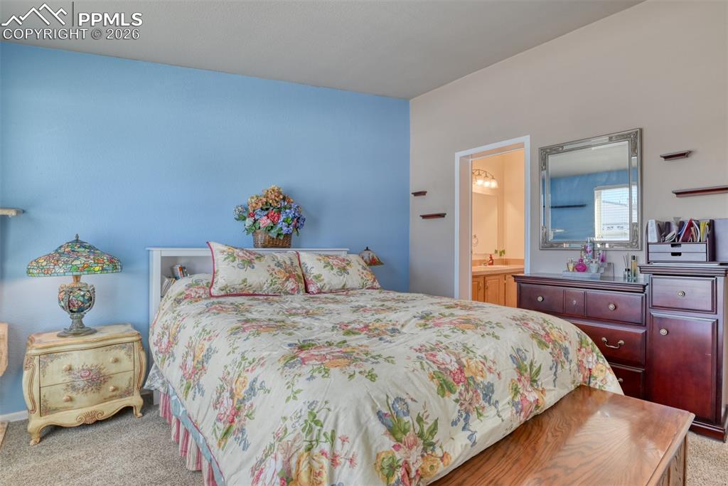 Image 18 of 37: Bedroom