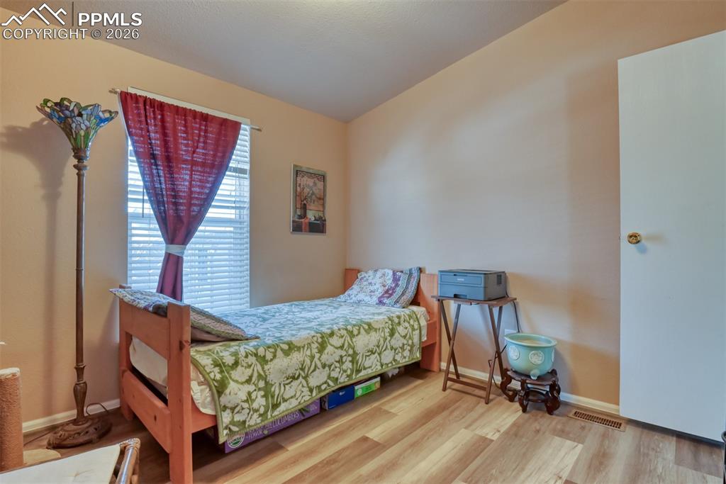 Image 25 of 37: Bedroom