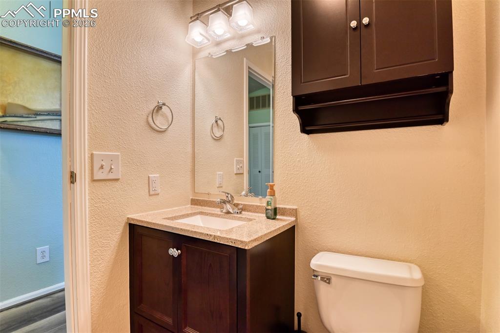 Image 29 of 37: Bathroom