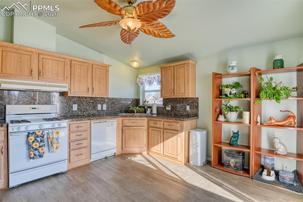 Image 6 of 37: Kitchen