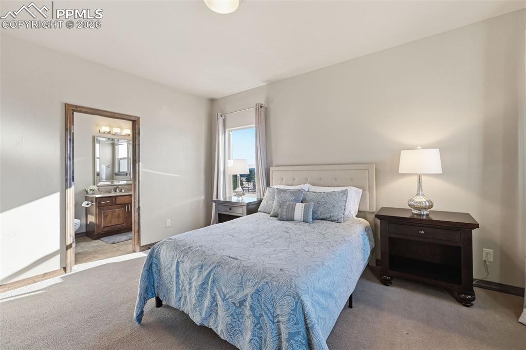 Image 13 of 50: With En Suite