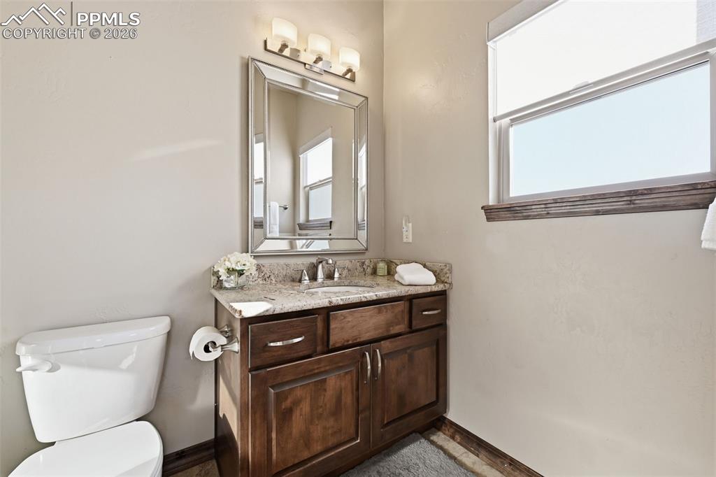 Image 14 of 50: Bathroom