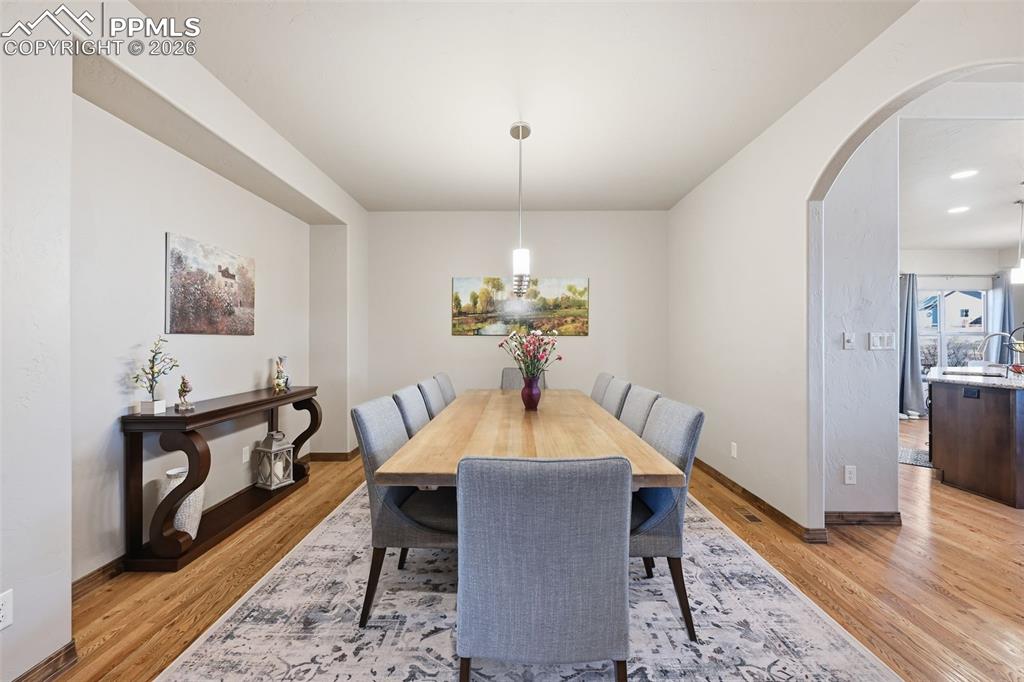 Image 16 of 50: Huge Dining Room