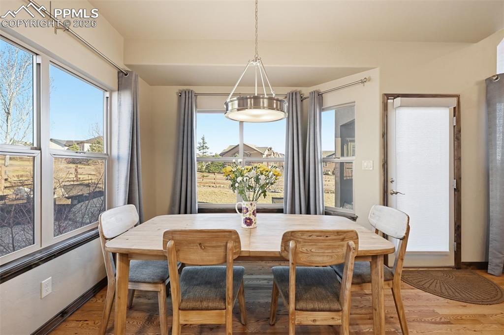 Image 24 of 50: Dining Area