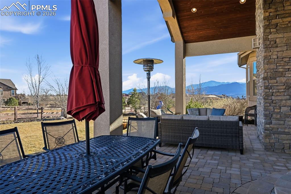 Image 35 of 50: Patio