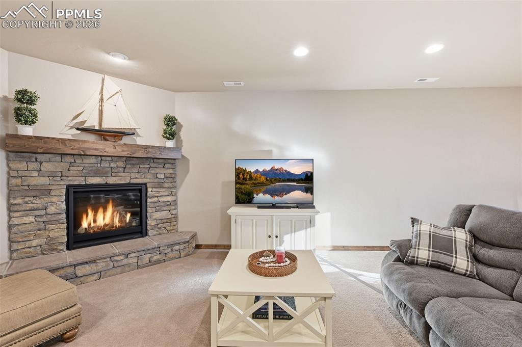 Image 41 of 50: Family Room