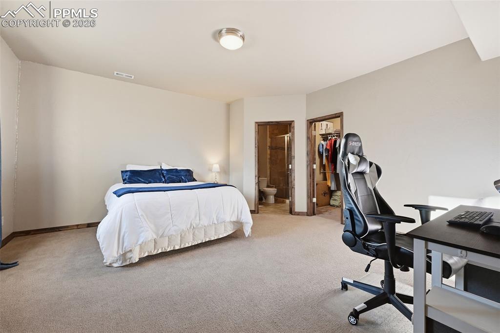 Image 44 of 50: With En Suite